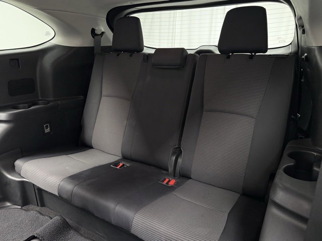 Used 2023 Toyota Highlander LE image 26