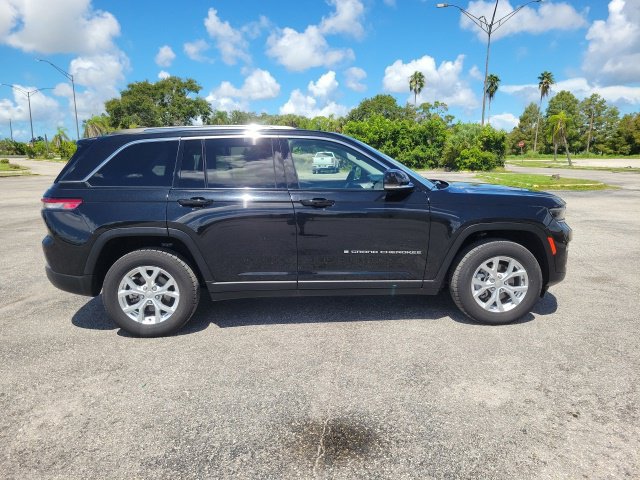 Used 2023 Jeep Grand Cherokee Limited RWD image 5