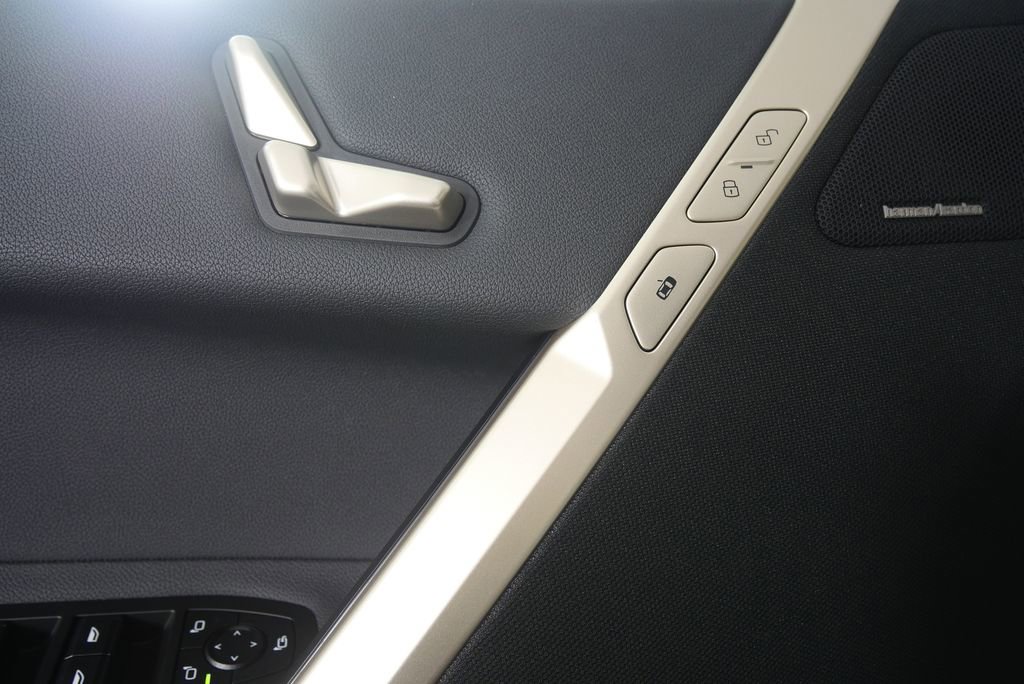 New 2026 BMW iX xDrive45 image 9