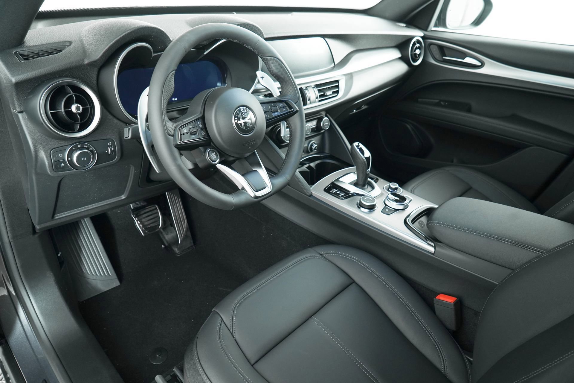 New 2025 Alfa Romeo Stelvio Sprint image 18