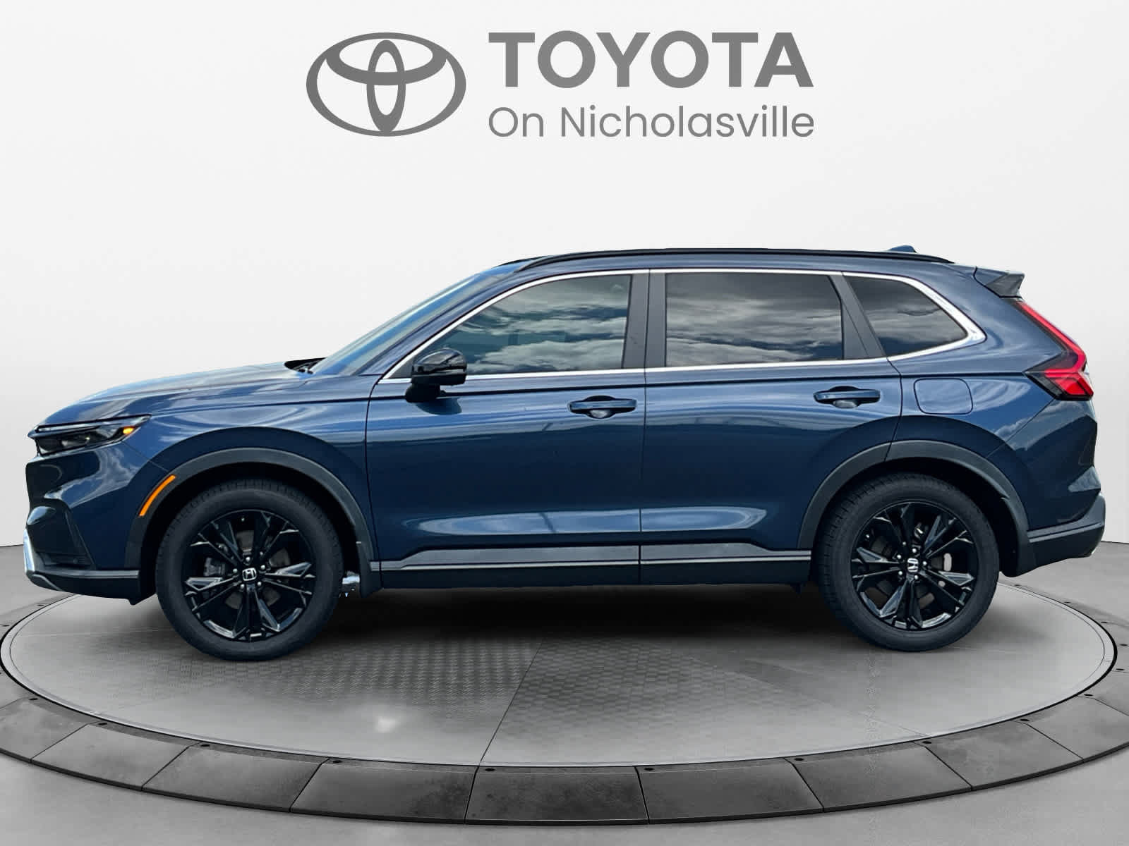 Used 2023 Honda CR-V Sport Touring image 2