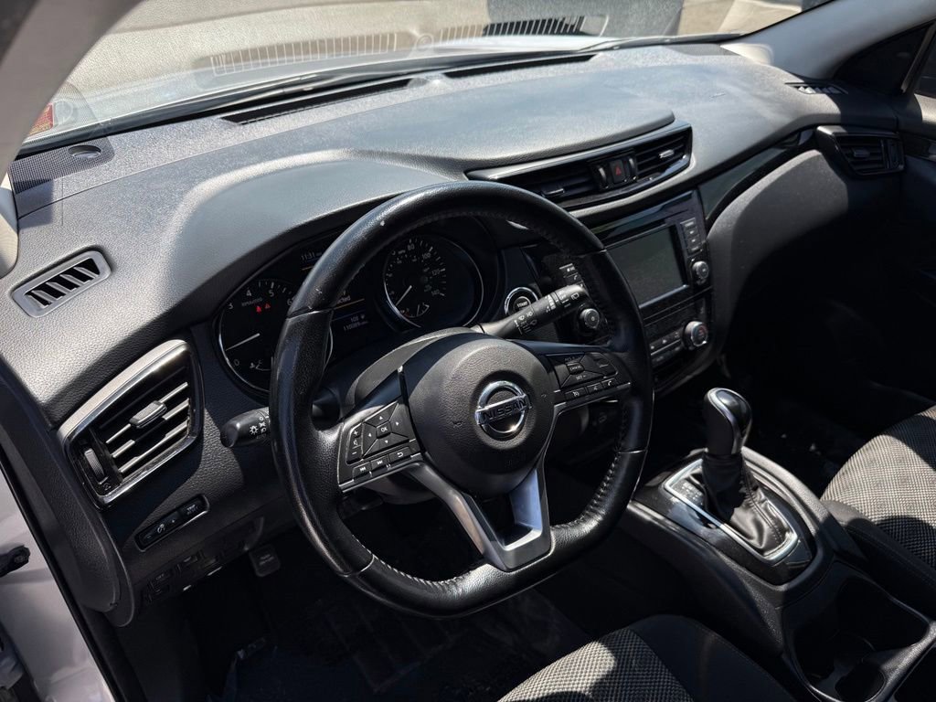 Used 2021 Nissan Rogue Sport SV FWD image 17