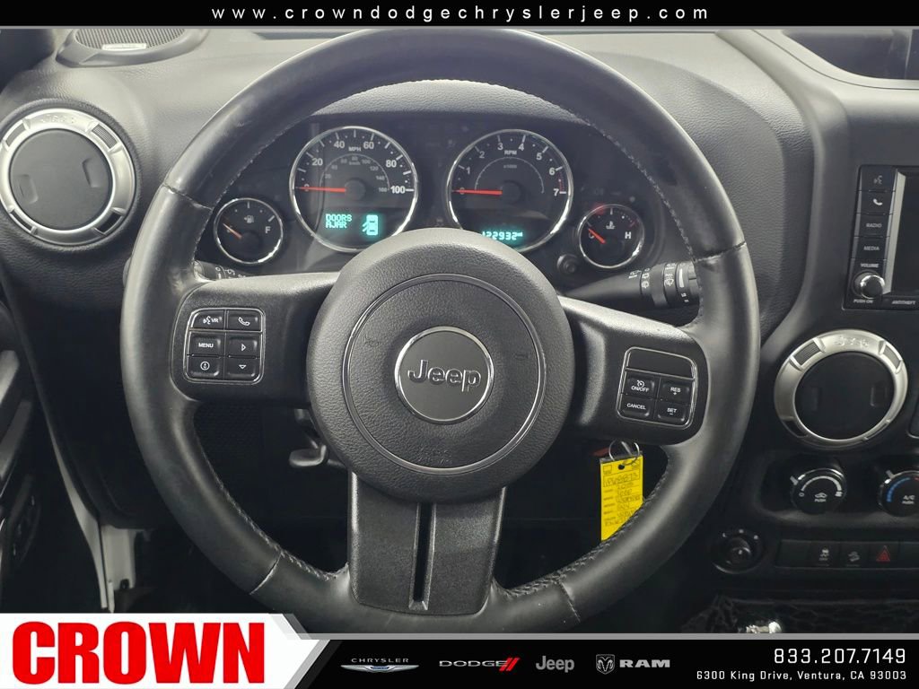Used 2015 Jeep Wrangler Unlimited Sahara w/ Connectivity Group image 18