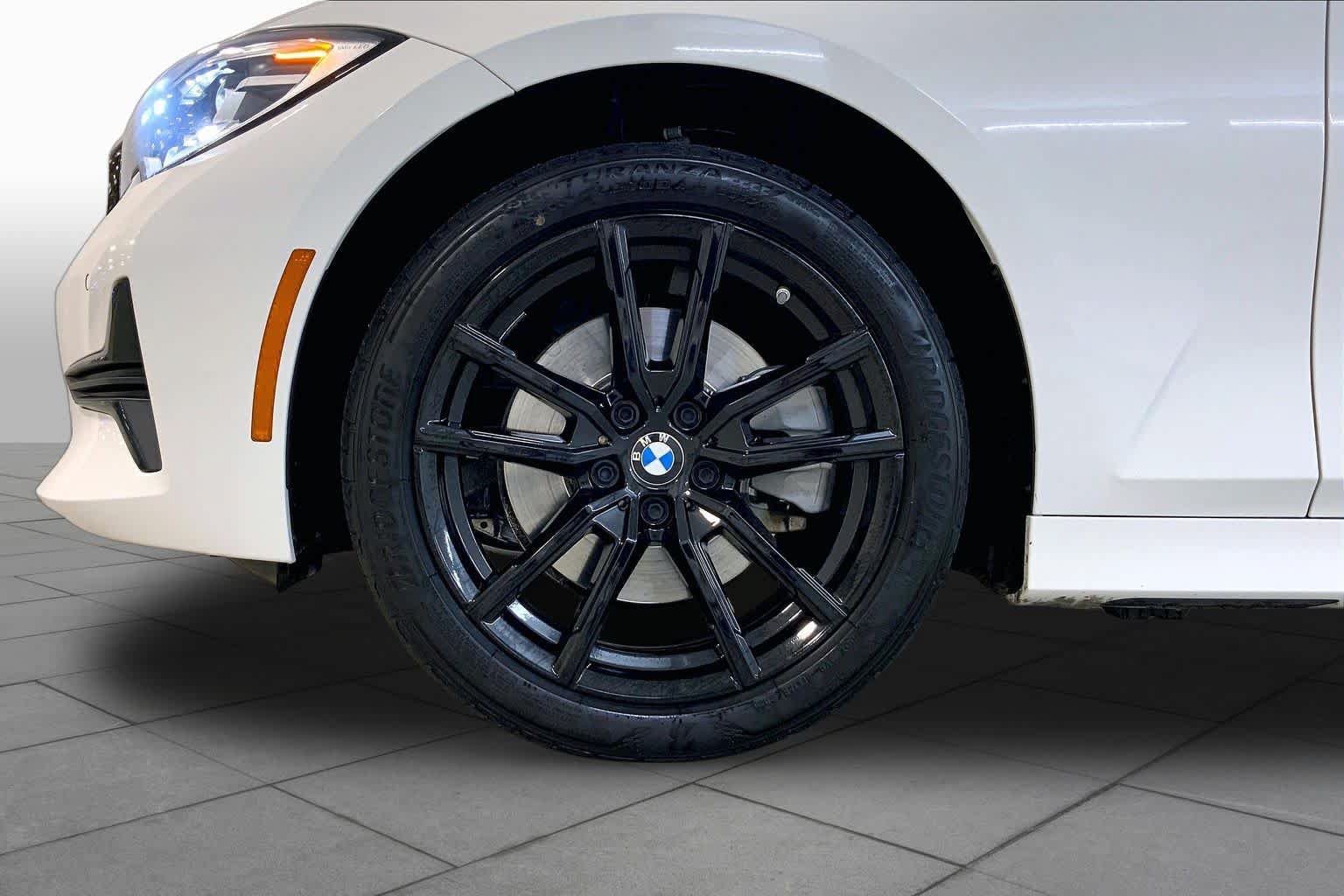 Used 2021 BMW 330i xDrive Sedan w/ Convenience Package AWD/4WD image 10