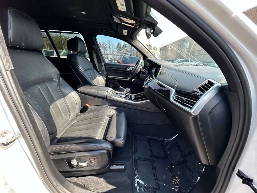 Used 2019 BMW X5 xDrive40i w/ M Sport Package image 12