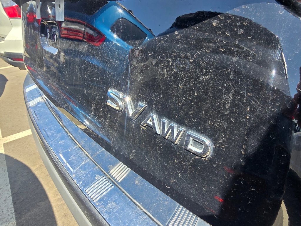 Used 2021 Nissan Rogue SV w/ Premium Package image 16