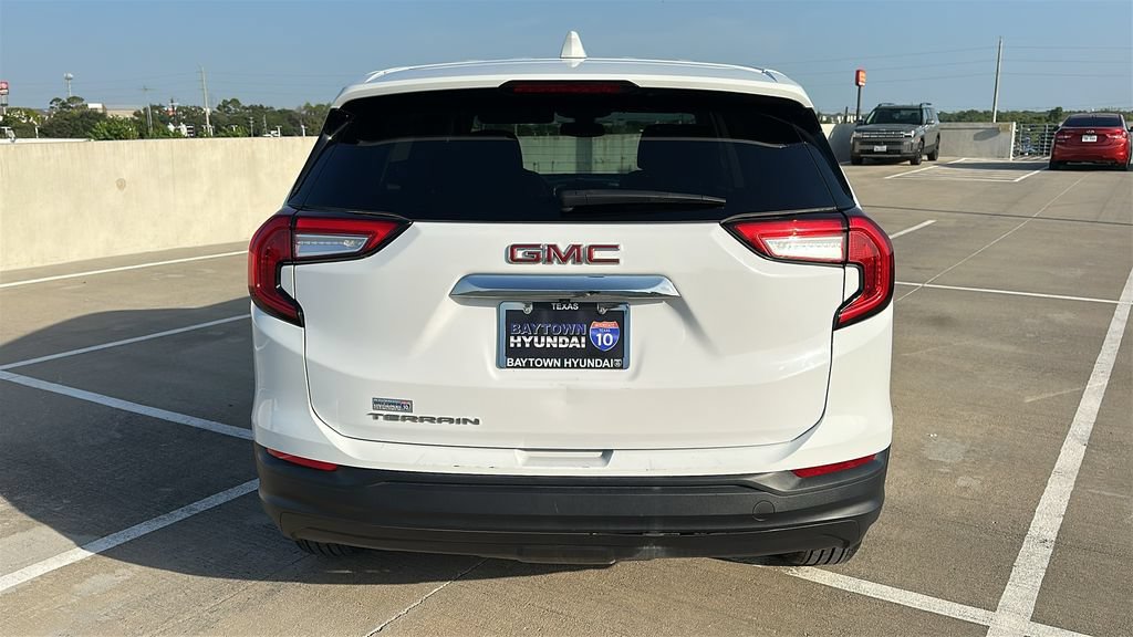 Used 2024 GMC Terrain SLE FWD image 11