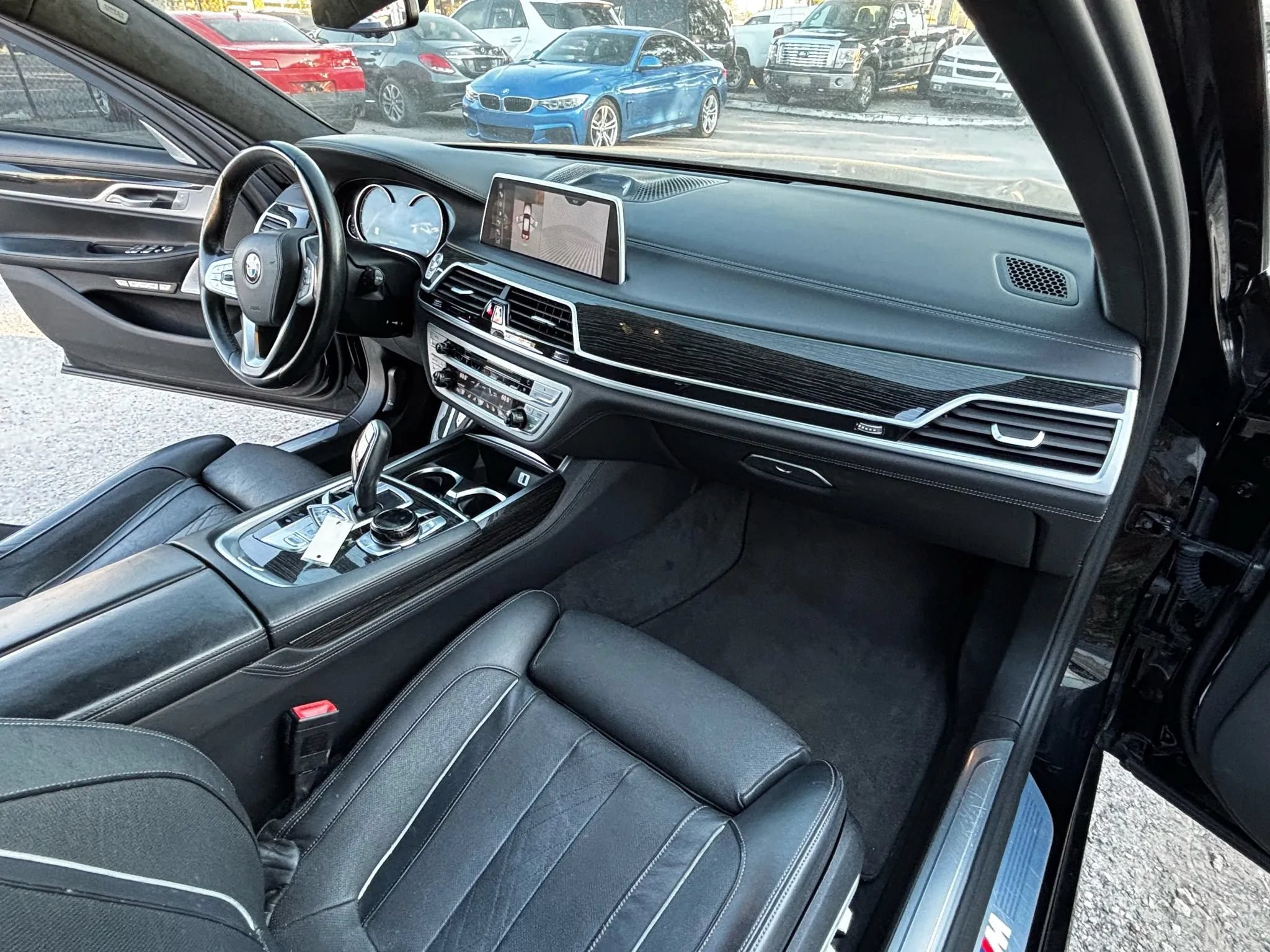 Used 2017 BMW 750i RWD image 29