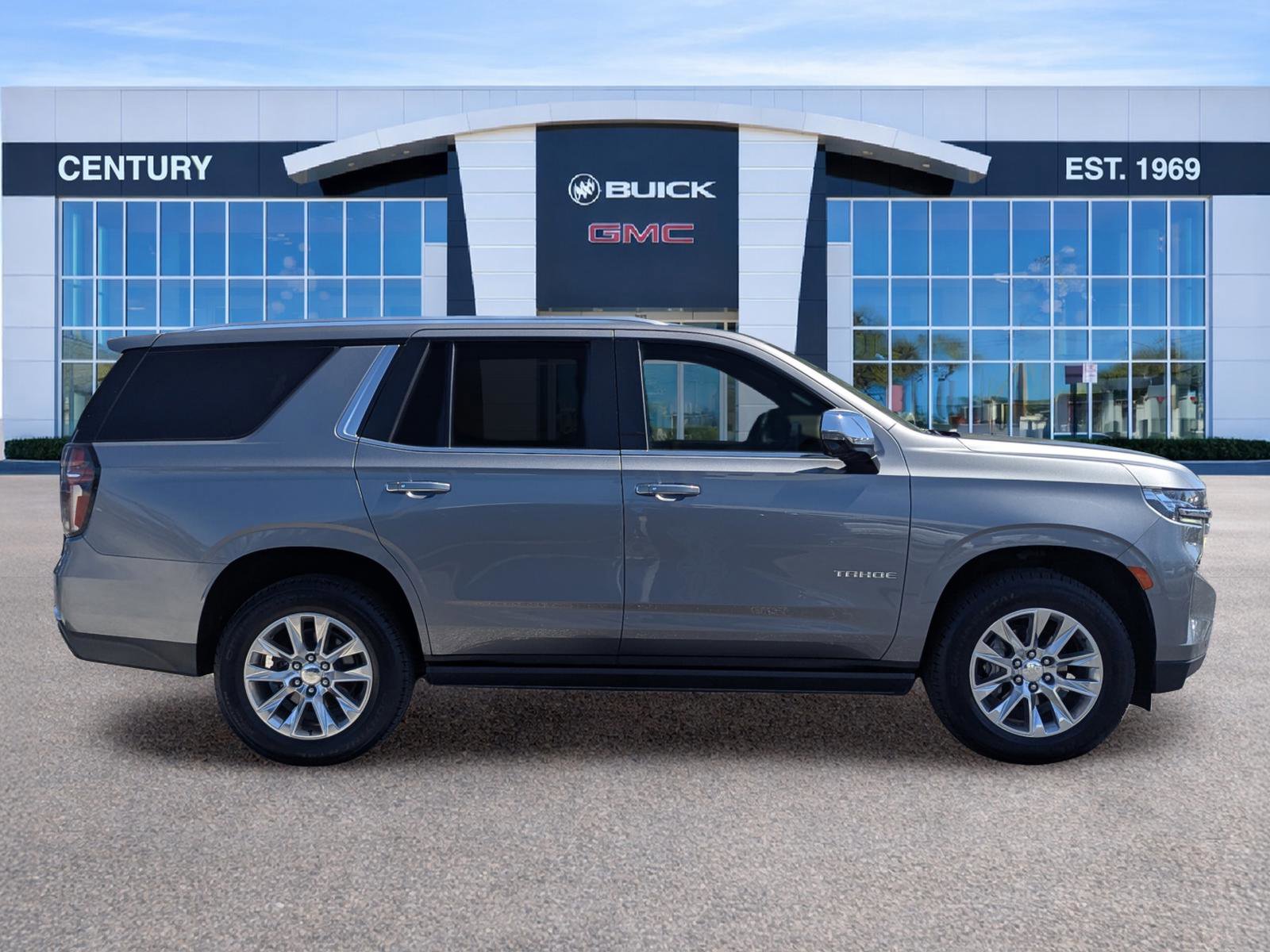 Used 2021 Chevrolet Tahoe Premier w/ Premium Package image 8