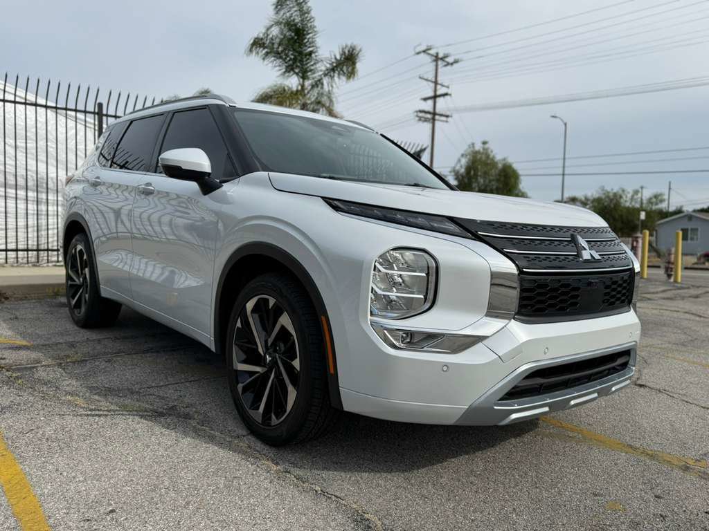 Used 2022 Mitsubishi Outlander SEL image 6