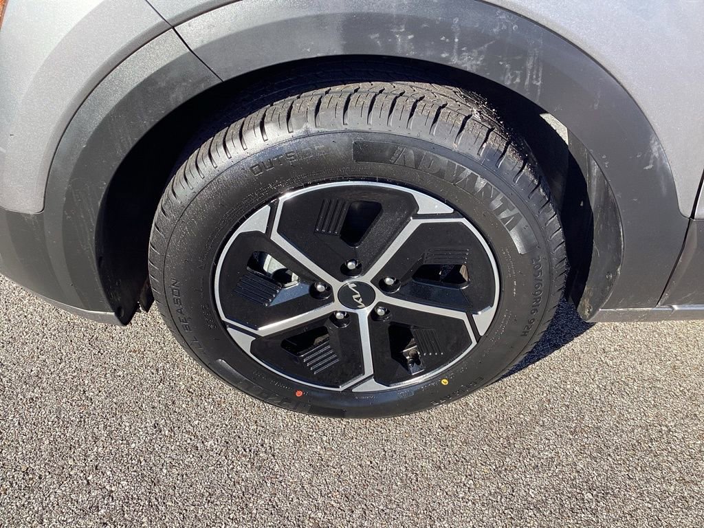 Used 2025 Kia Niro LX FWD image 33