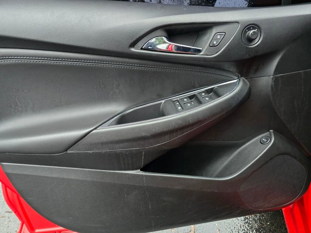 Used 2018 Chevrolet Cruze Premier image 25