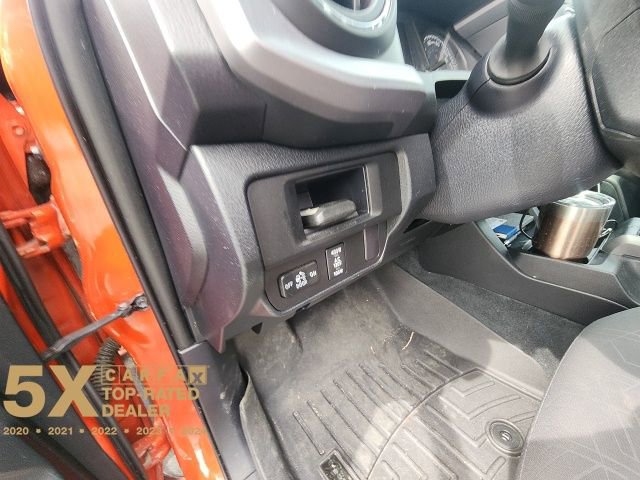 Used 2016 Toyota Tacoma TRD Sport w/ Premium & Technology Package image 28