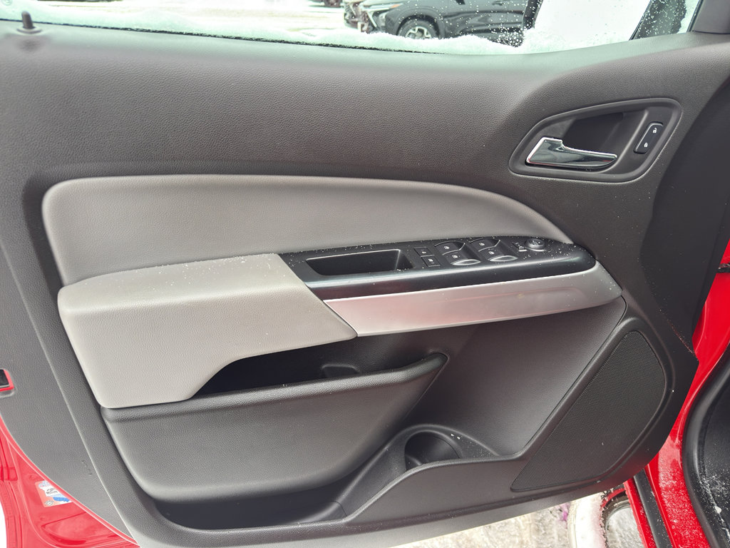 Used 2015 Chevrolet Colorado LT w/ Luxury Package image 13