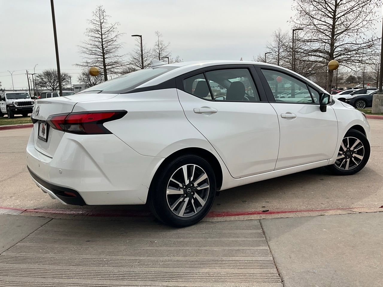 Used 2025 Nissan Versa SV image 6