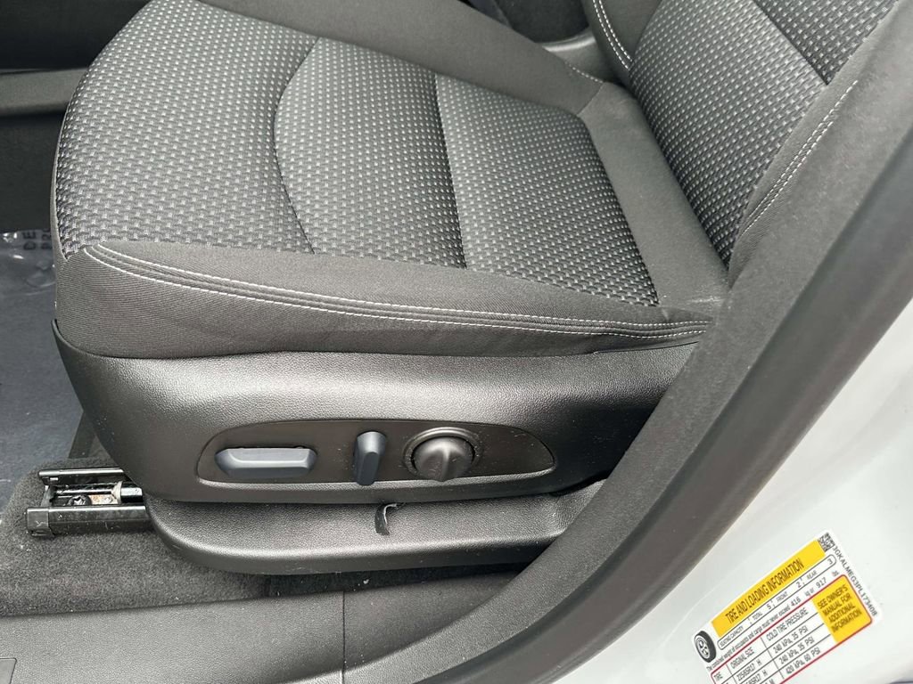 Certified 2023 GMC Terrain SLE w/ Driver Convenience Package image 21