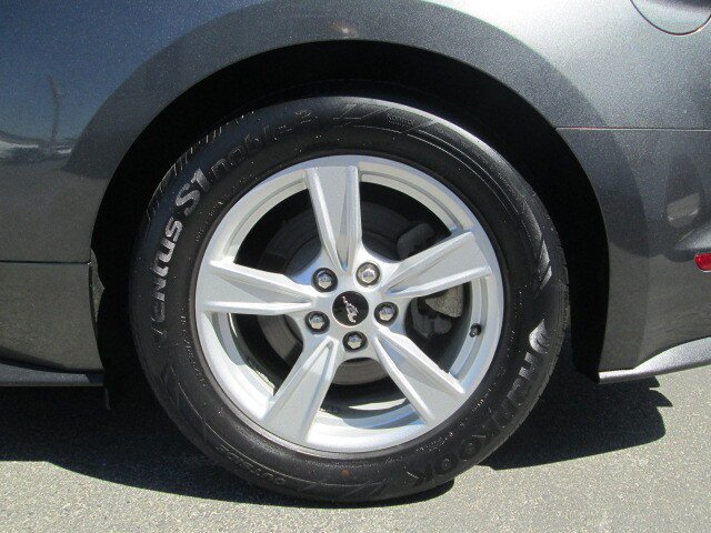 Used 2020 Ford Mustang Coupe RWD image 7