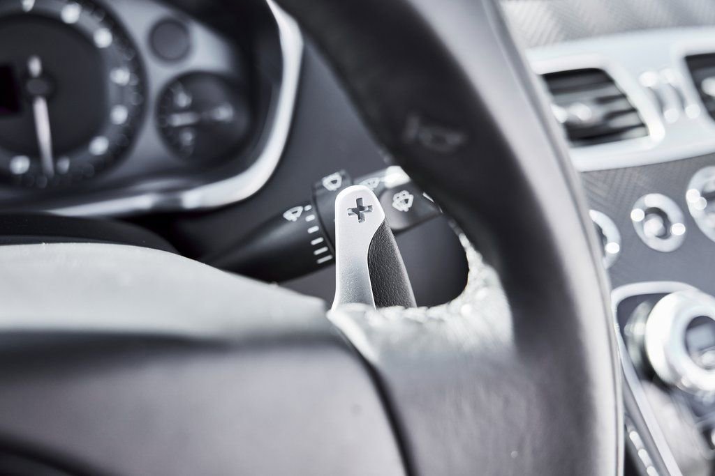 Used 2017 Aston Martin Vanquish S image 59