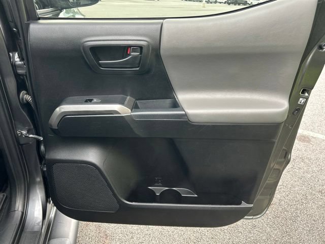 Used 2019 Toyota Tacoma SR5 AWD/4WD image 37