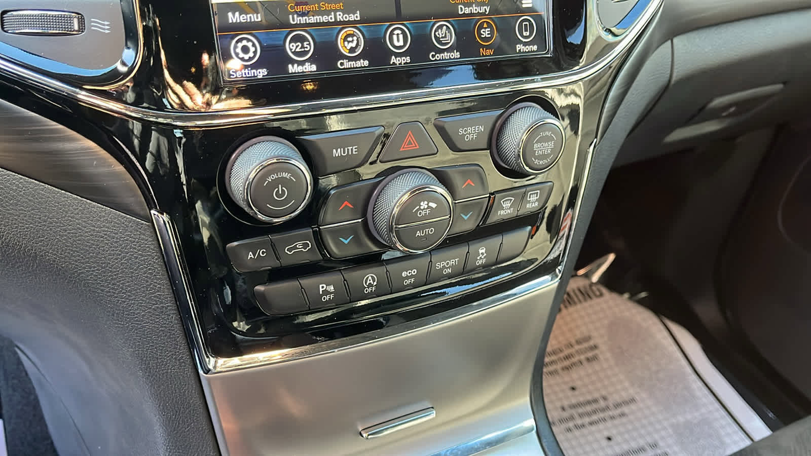 Used 2019 Jeep Grand Cherokee Altitude image 20