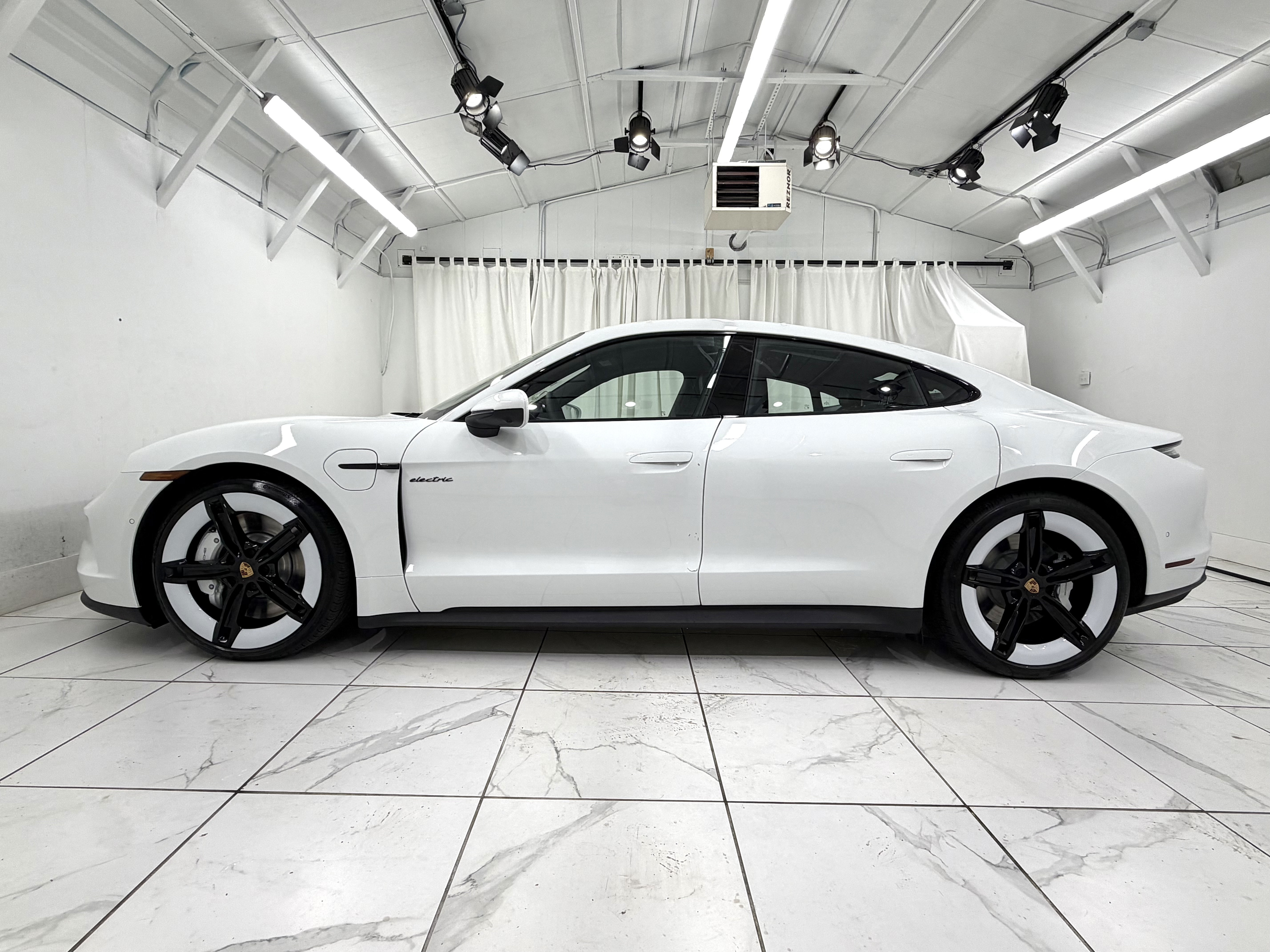 New 2026 Porsche Taycan 4S AWD/4WD image 15