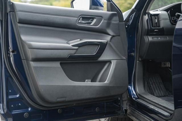 Used 2024 Nissan Pathfinder SV image 37