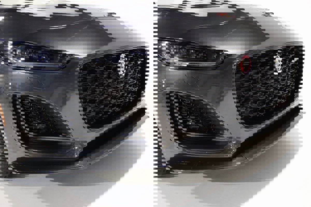 Used 2021 Jaguar F-TYPE R-Dynamic image 32