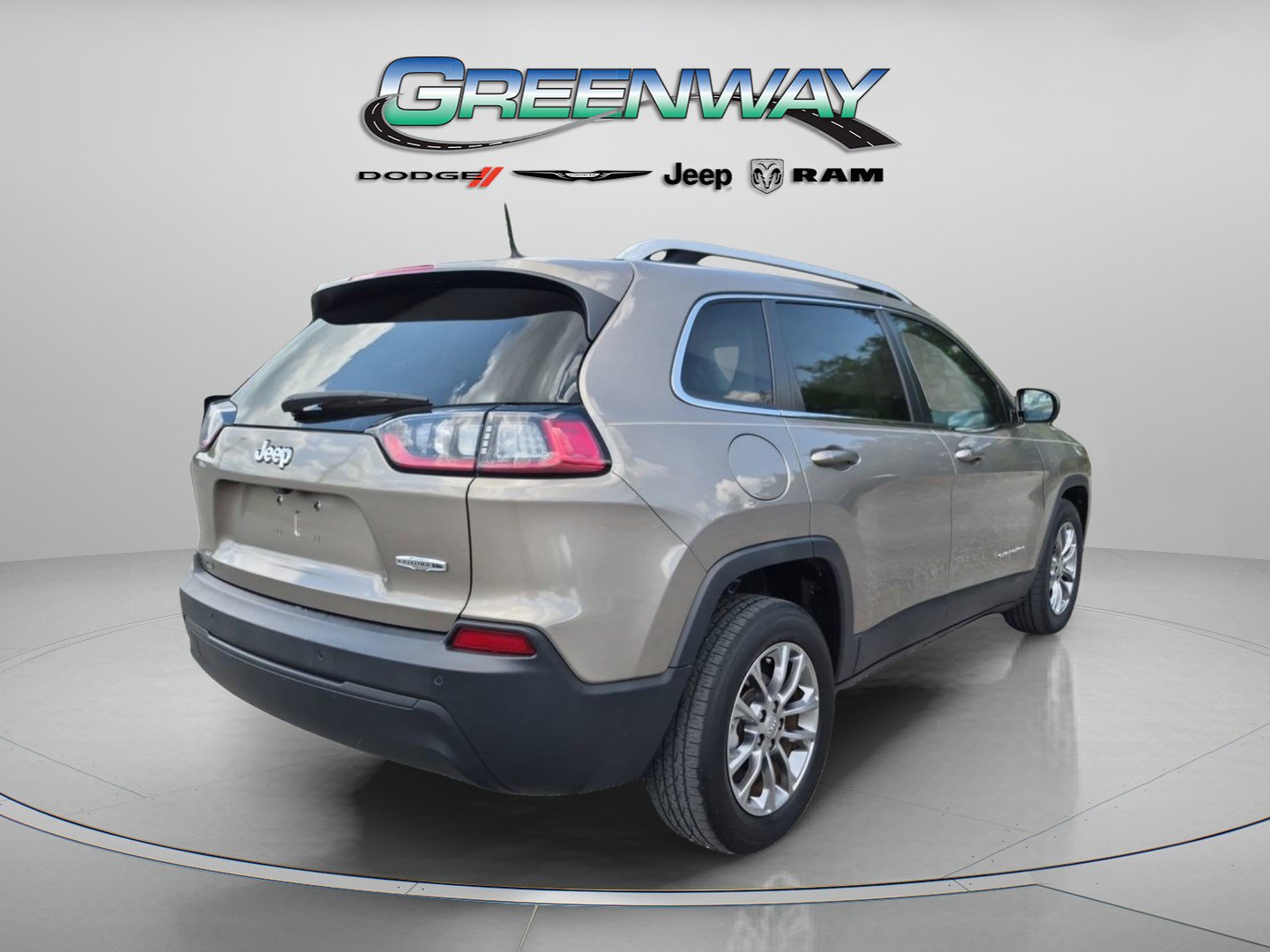Used 2020 Jeep Cherokee Latitude Plus w/ Comfort/Convenience Group FWD image 3