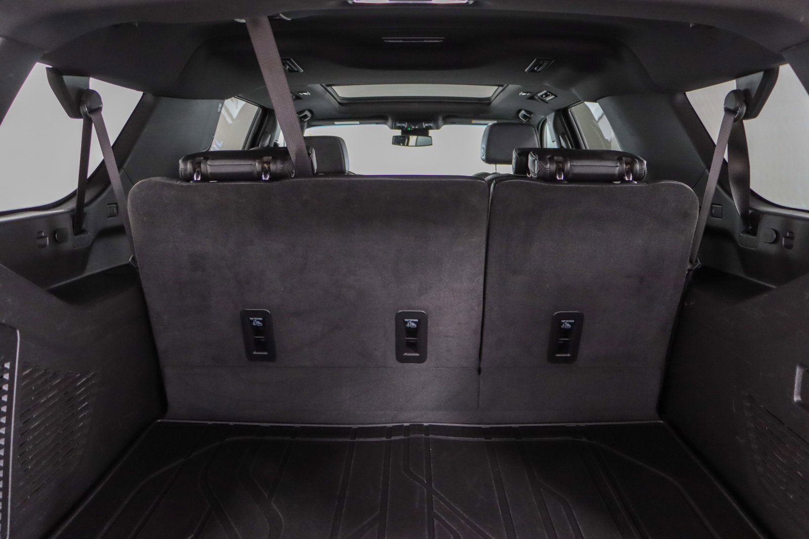 Used 2024 Chevrolet Suburban RST w/ Luxury Package AWD/4WD image 35