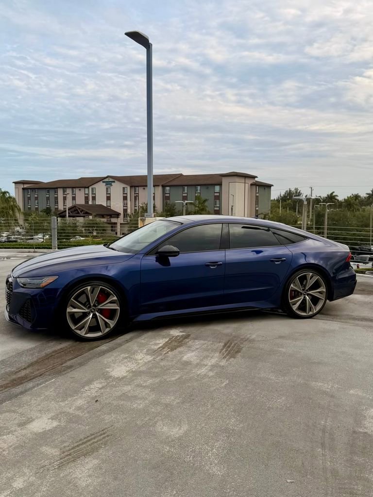 Used 2021 Audi RS 7 Sportback w/ Black Optic Package AWD/4WD image 4