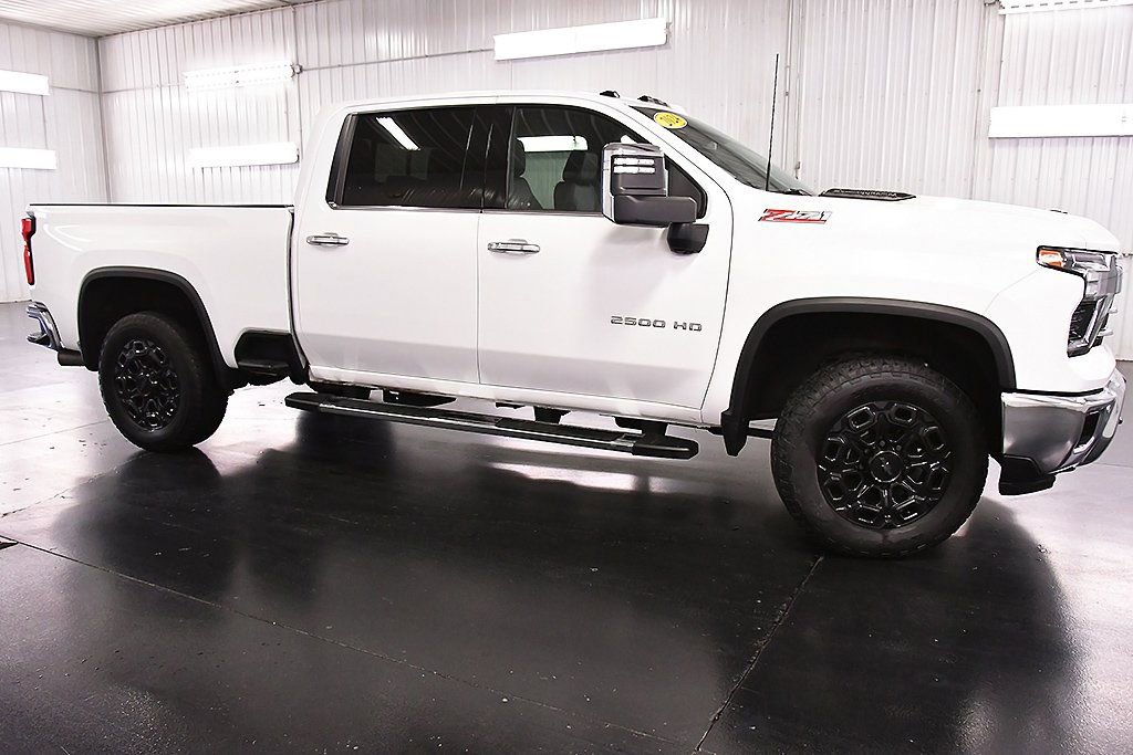 Used 2024 Chevrolet Silverado 2500 LTZ w/ LTZ Plus Package AWD/4WD image 8