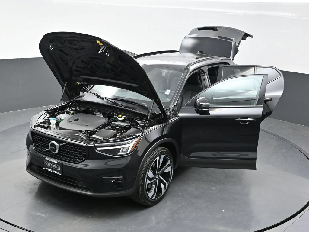 Used 2024 Volvo XC40 B5 Plus w/ Protection Package Premier AWD/4WD image 41