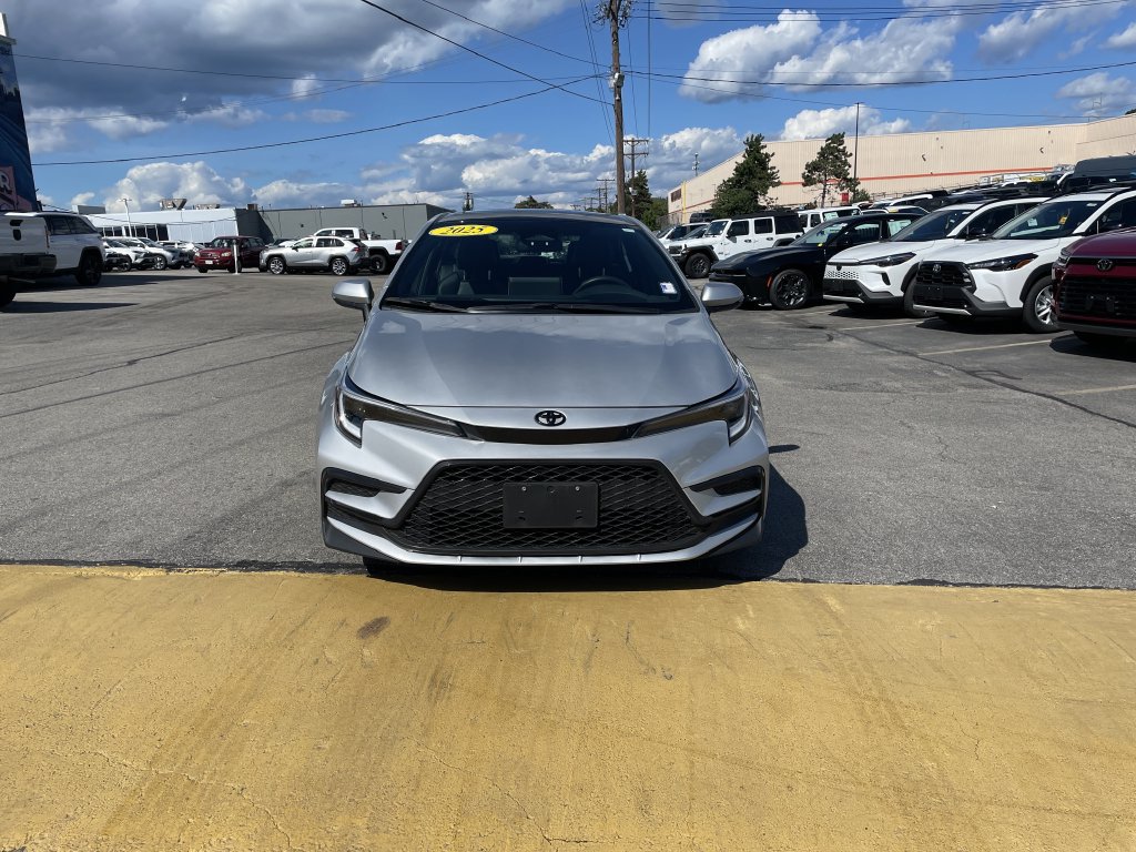 Used 2025 Toyota Corolla XSE FWD image 5