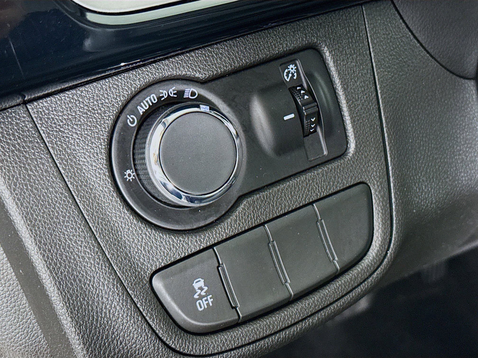 Used 2020 Chevrolet Spark LT image 9