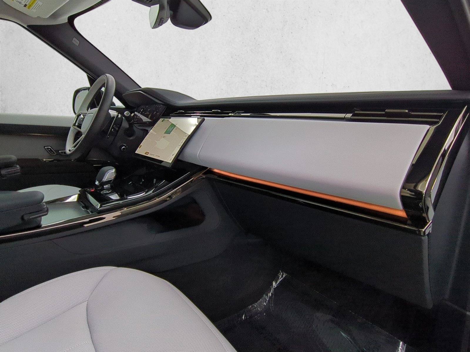 Used 2024 Land Rover Range Rover Sport SE AWD/4WD image 26