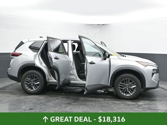 Used 2024 Nissan Rogue S image 58