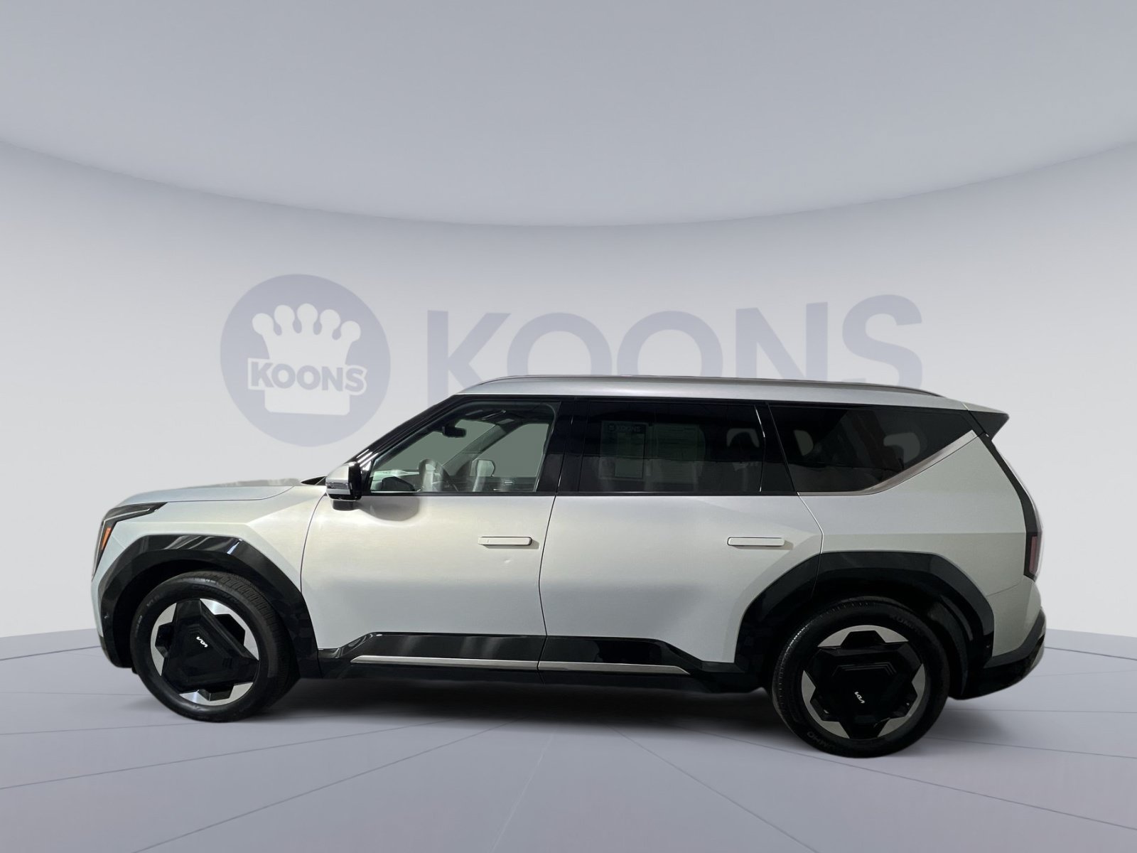 Used 2024 Kia EV9 Land AWD/4WD image 2