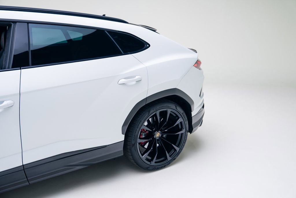 Used 2022 Lamborghini Urus image 13