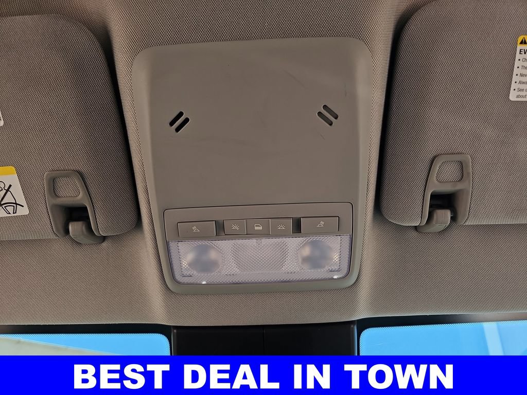 Used 2022 Chevrolet Trax LT w/ Driver Confidence Package AWD/4WD image 28
