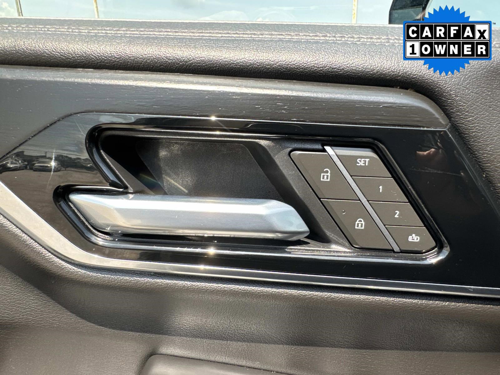 Used 2025 GMC Yukon Denali AWD/4WD image 23