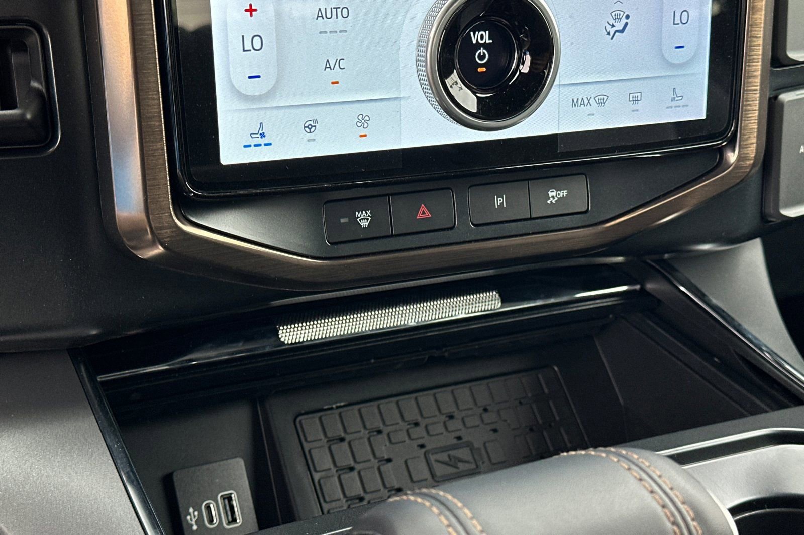 New 2025 Ford F150 Lightning Lariat image 17