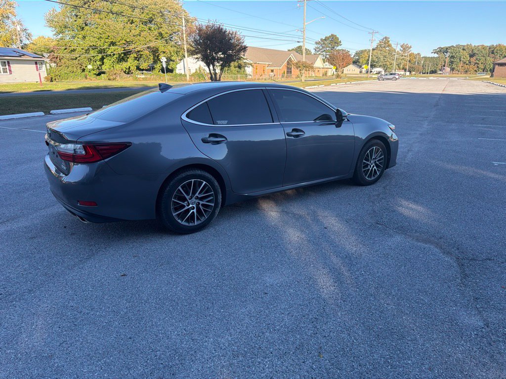 Used 2017 Lexus ES 350 w/ Navigation System Package FWD image 9