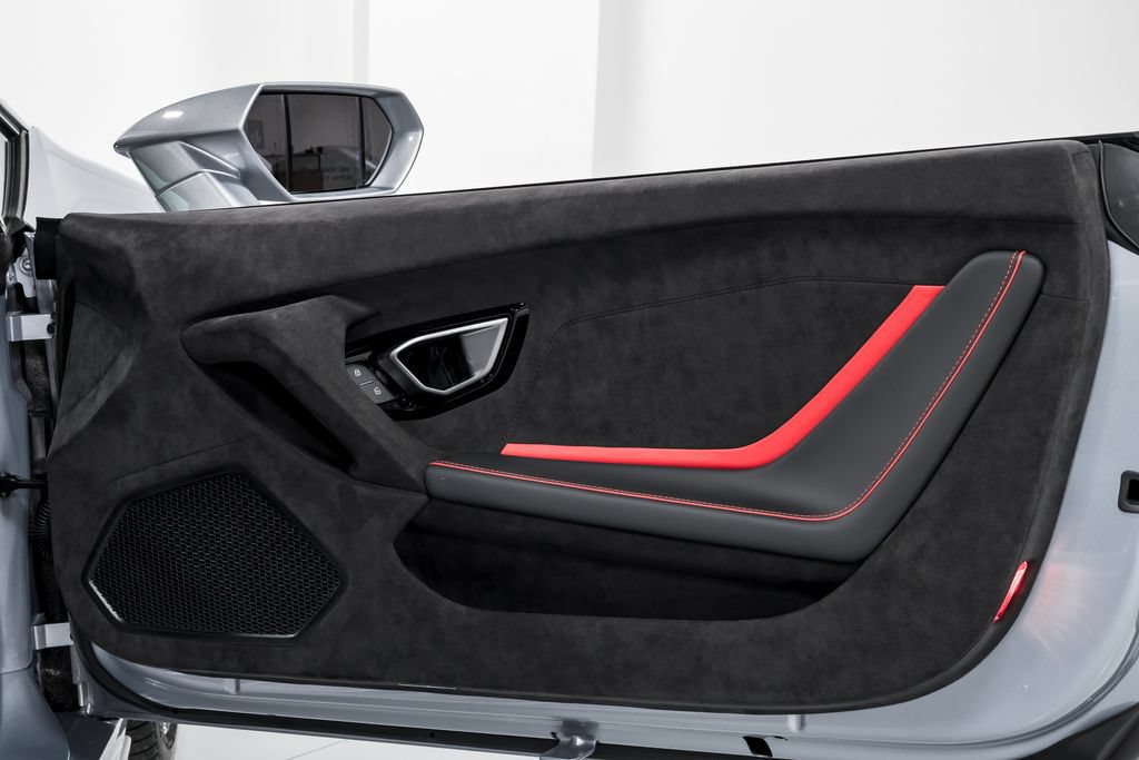 Used 2023 Lamborghini Huracan Tecnica RWD image 38