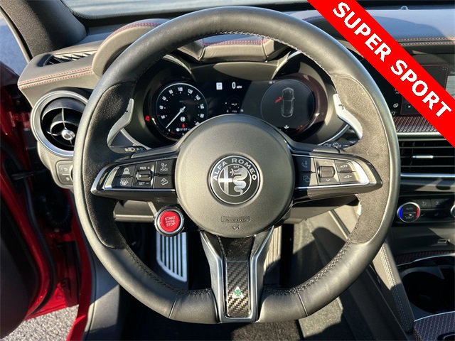 Used 2024 Alfa Romeo Stelvio Quadrifoglio image 18