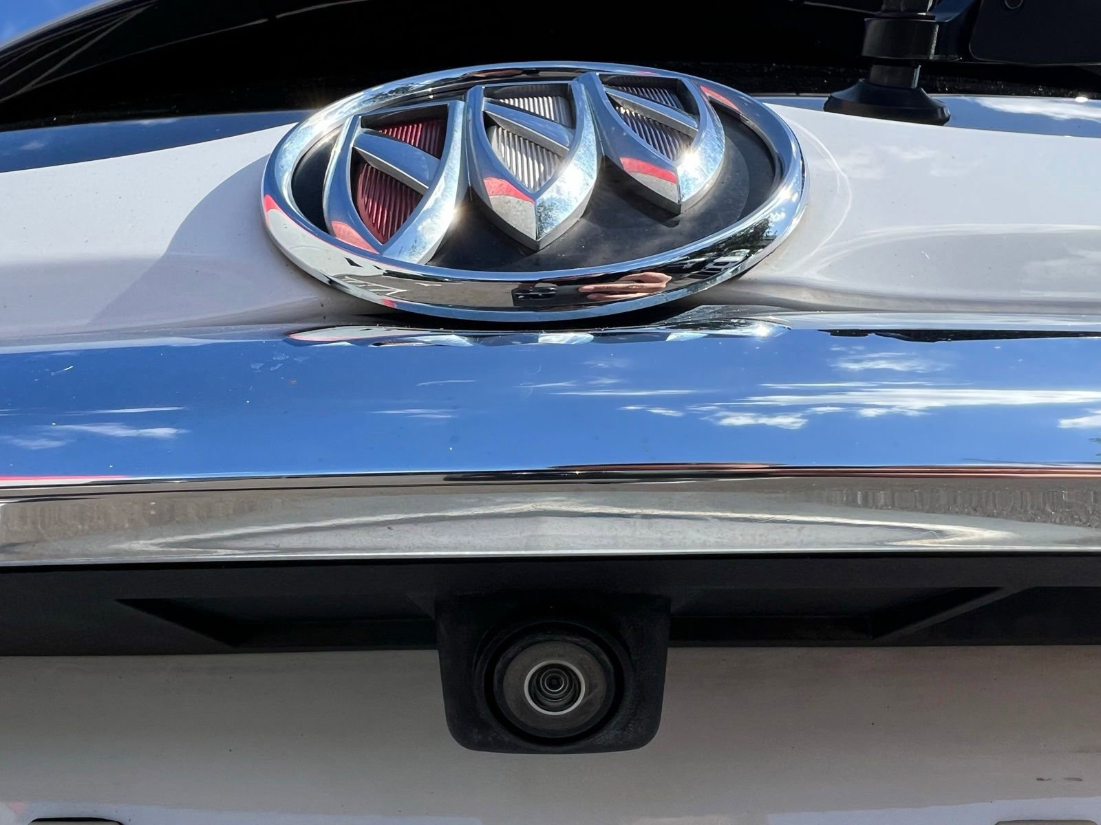 Used 2023 Buick Enclave Essence FWD image 22
