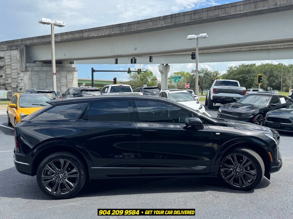 Used 2025 Cadillac Optiq Sport 2 AWD/4WD image 11