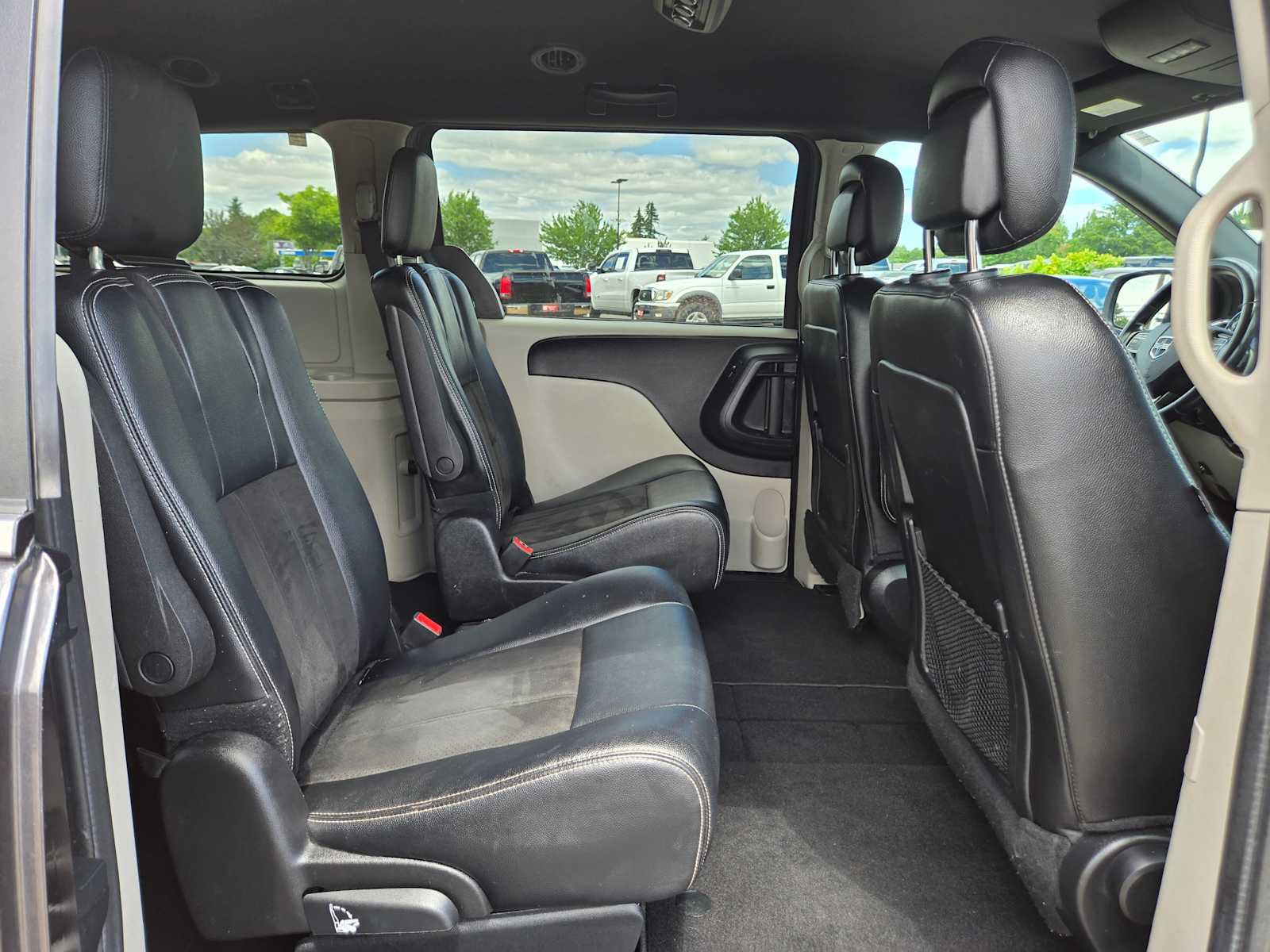 Used 2019 Dodge Grand Caravan SXT FWD image 15