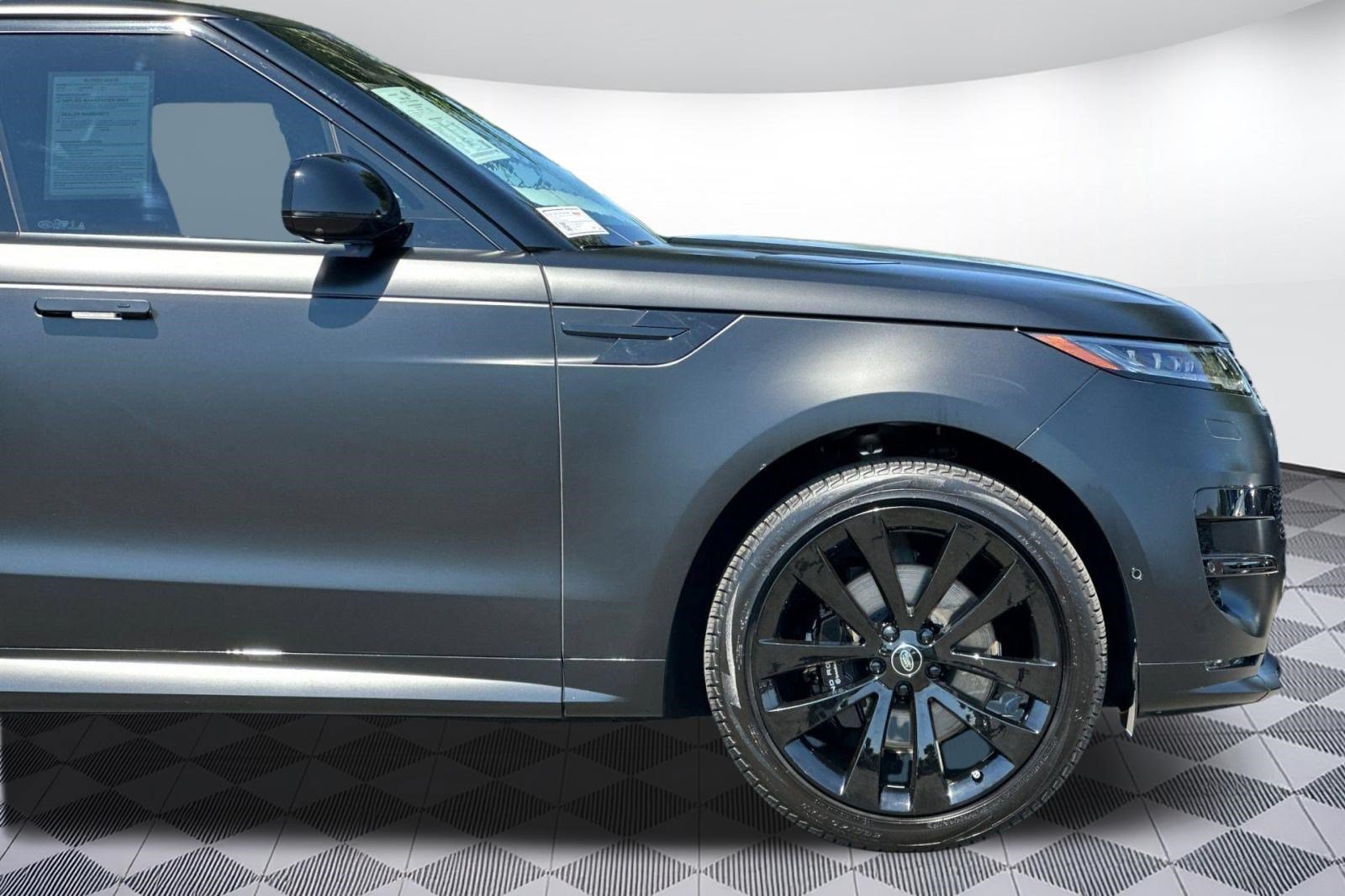 Used 2024 Land Rover Range Rover Sport Dynamic SE AWD/4WD image 37