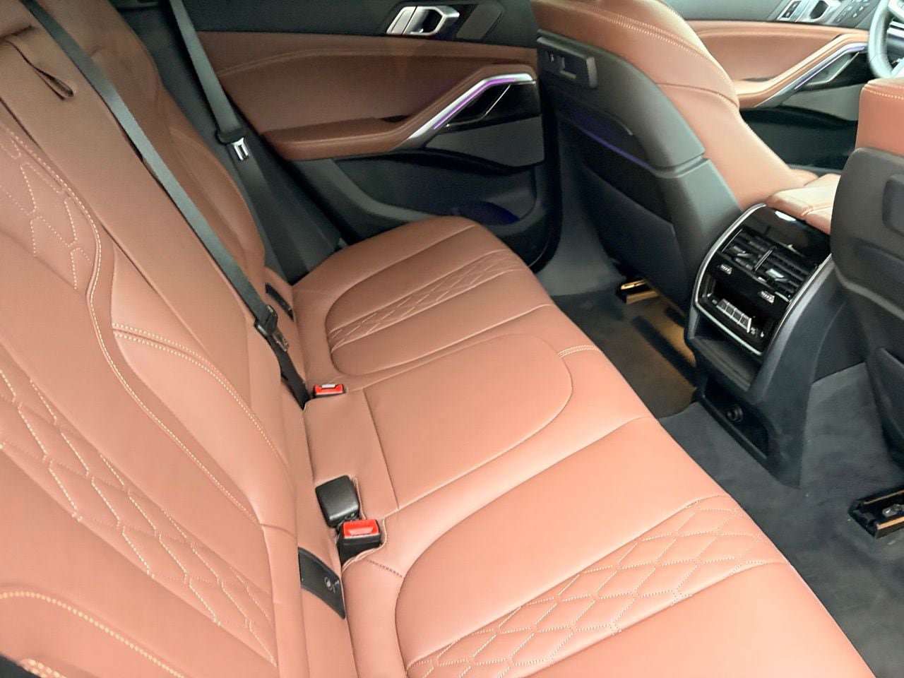 Used 2022 BMW X6 M50i w/ Executive Package AWD/4WD image 16