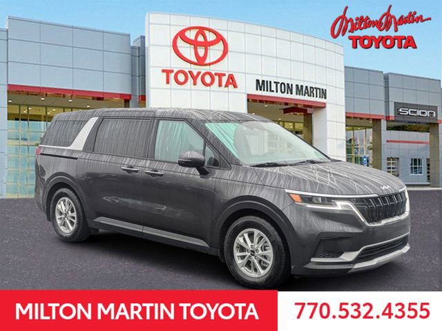 Used 2023 Kia Carnival LX image 1